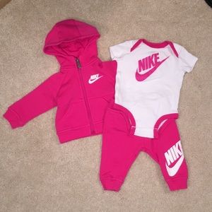 baby pink nike sweatsuit